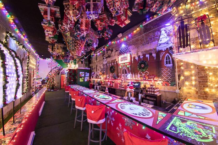 tinsel bar interior