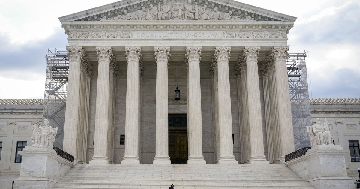 Supreme Court rules Trump administration violated due process in Venezuelan deportations