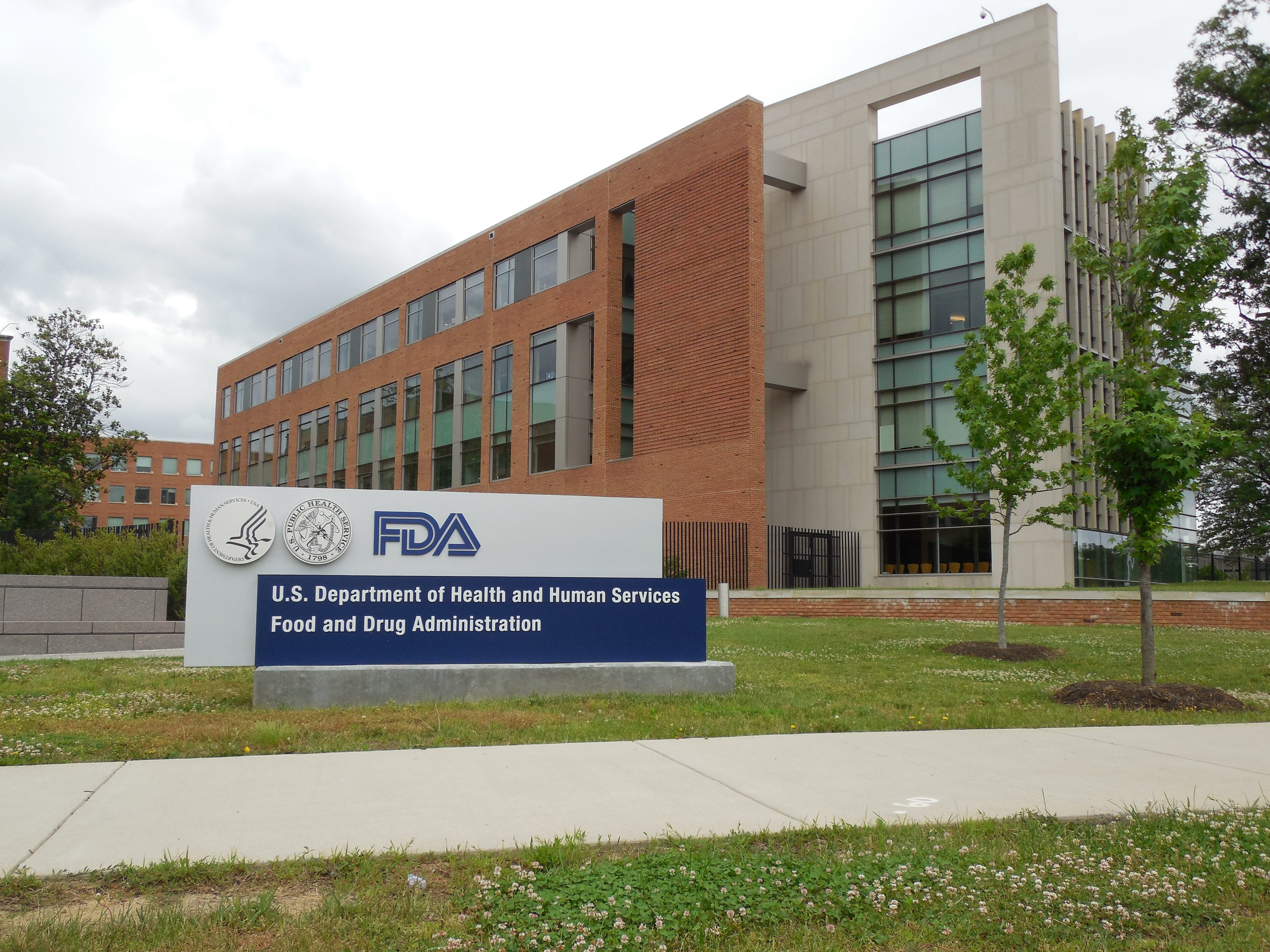 Embattled FDA Commissioner Marty Makary resigns after dispute over flavored vapes