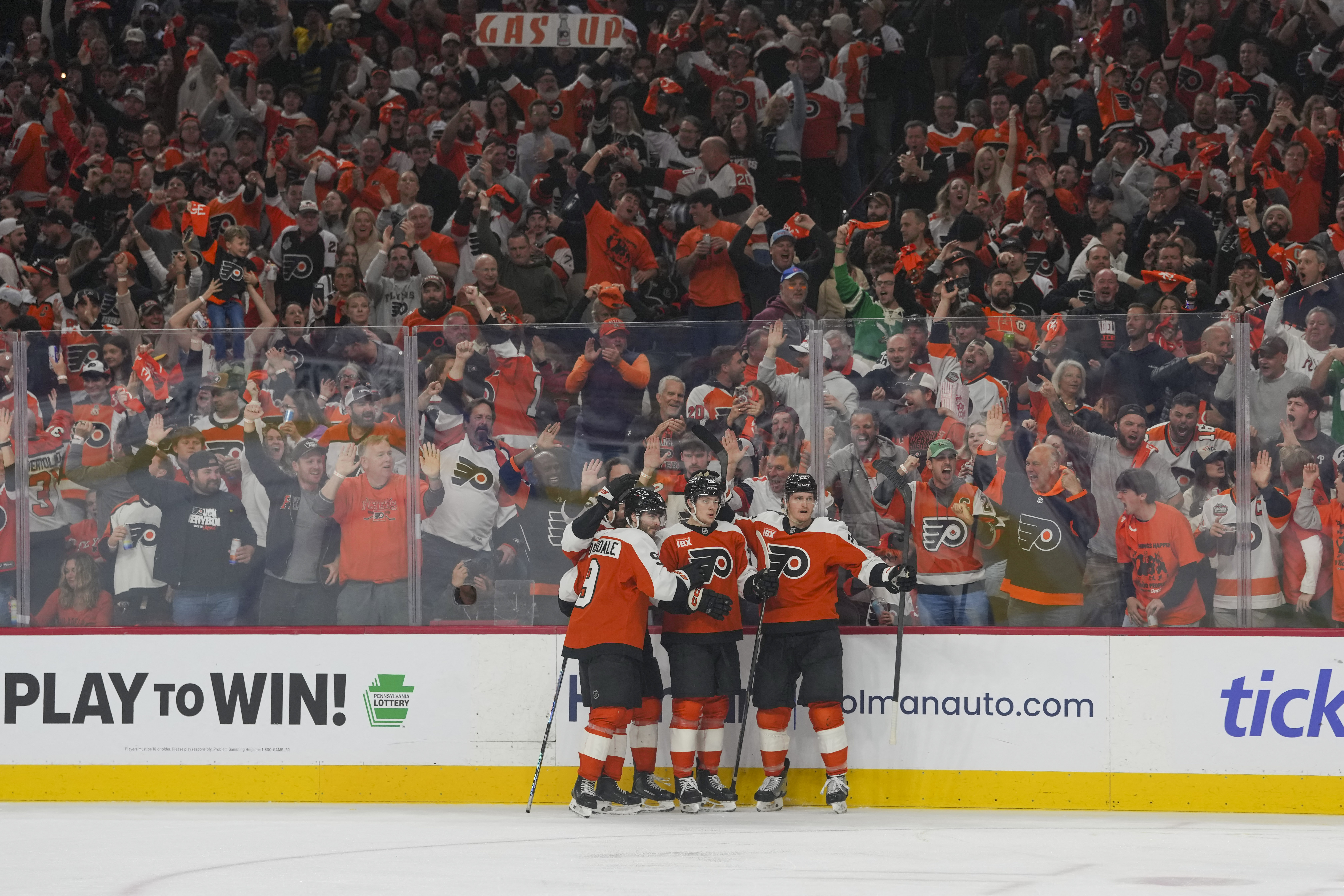 Know an unsung hero? The Flyers and IBX are looking to honor volunteers this hockey season