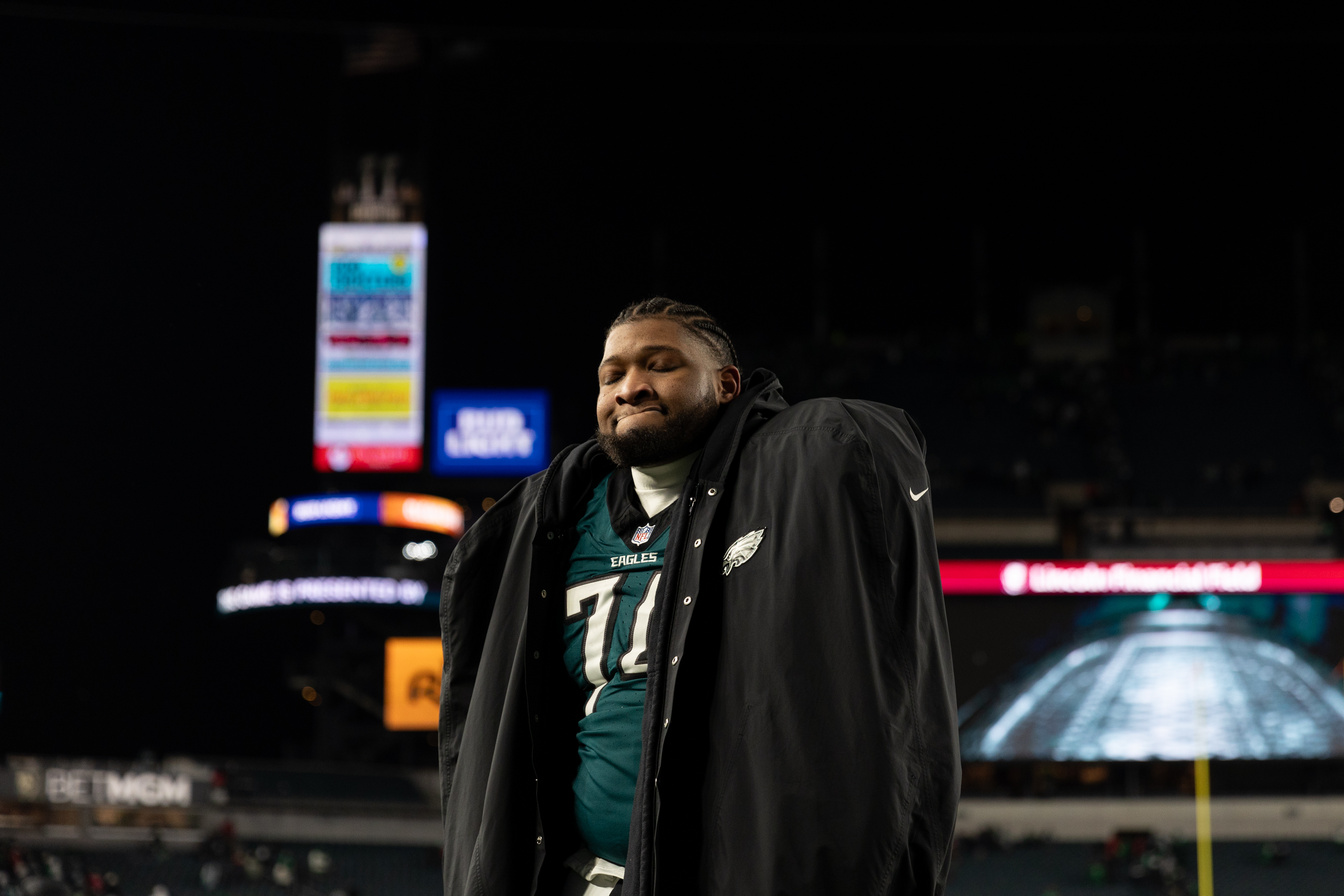 Eagles to re-sign OT Fred Johnson