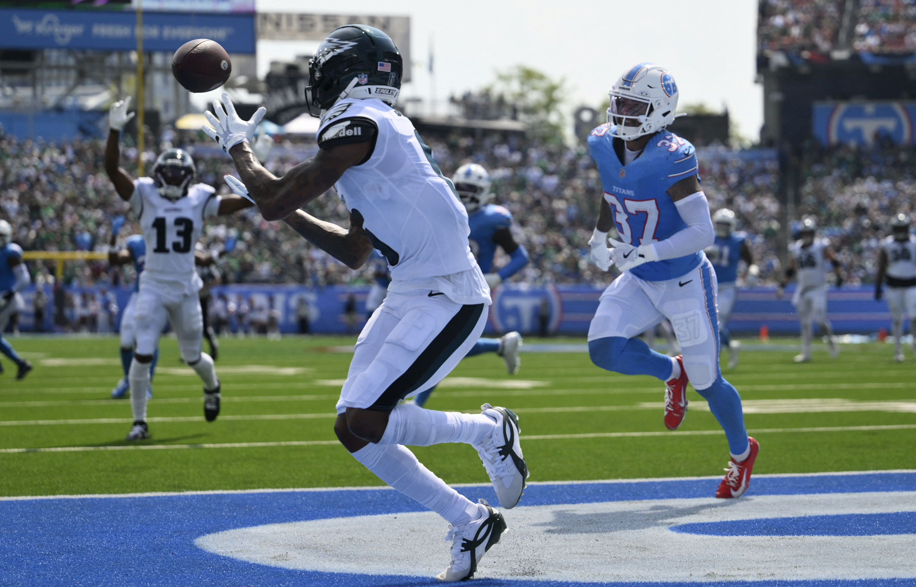 Eagles-Titans Week 2 report card: Titans made Jalen Hurts be a QB, and he schooled them