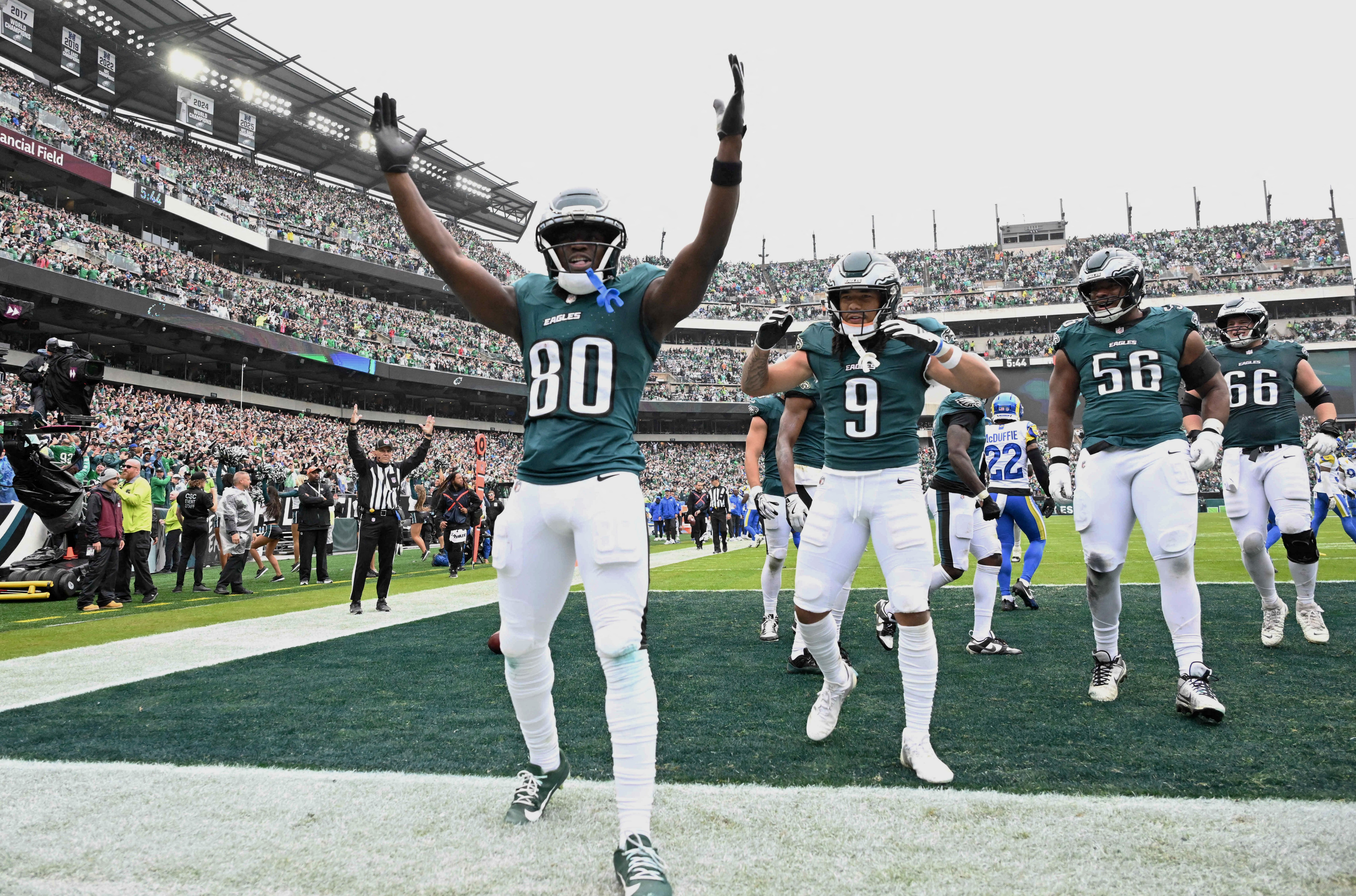 Eagles Week 4 stock watch: Despite showing flashes, injury-depleted roster blows it
