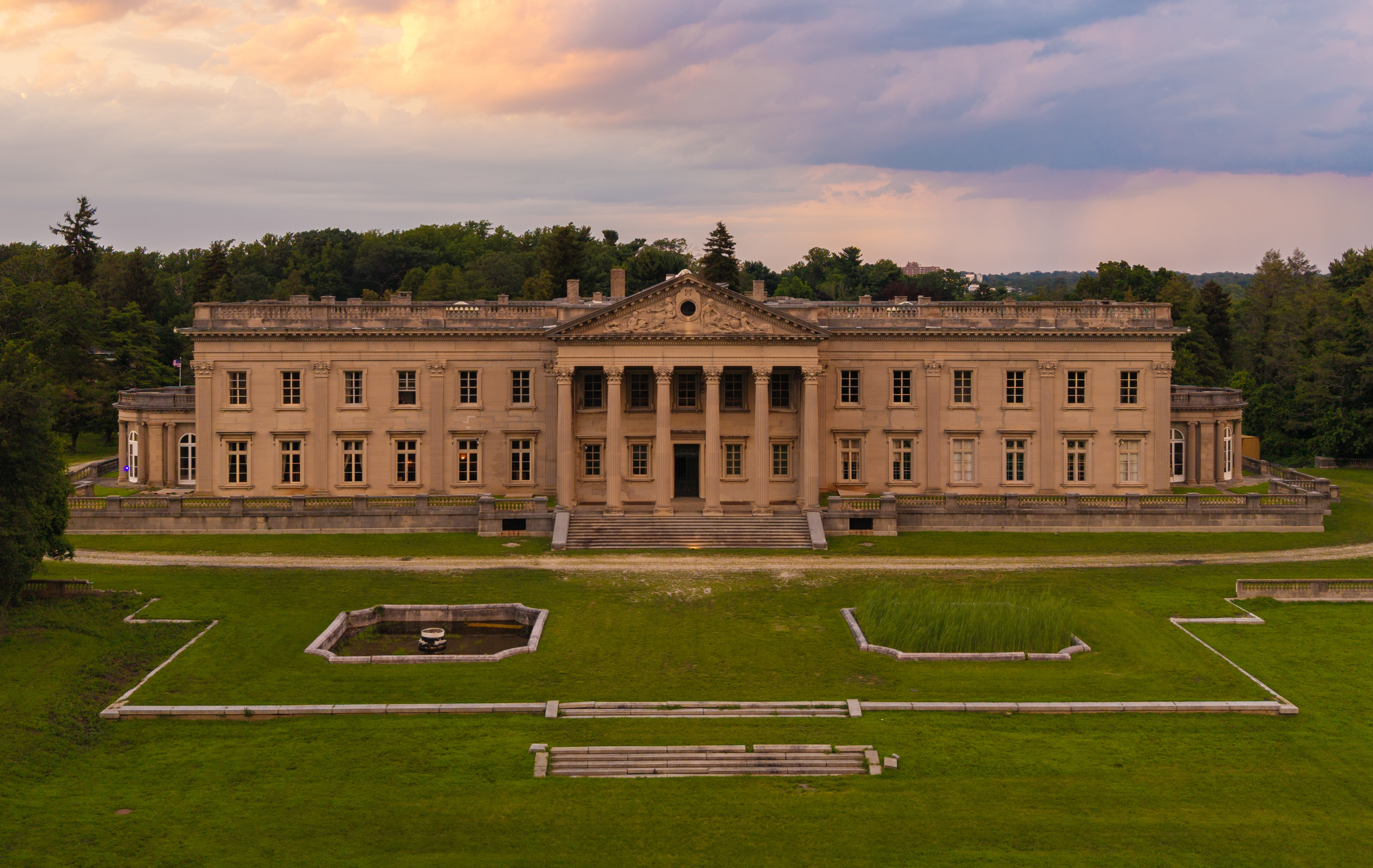 Lynnewood Hall will open to public for the first time in 84 years as ‘The Gilded Age’ comes to life in flowers